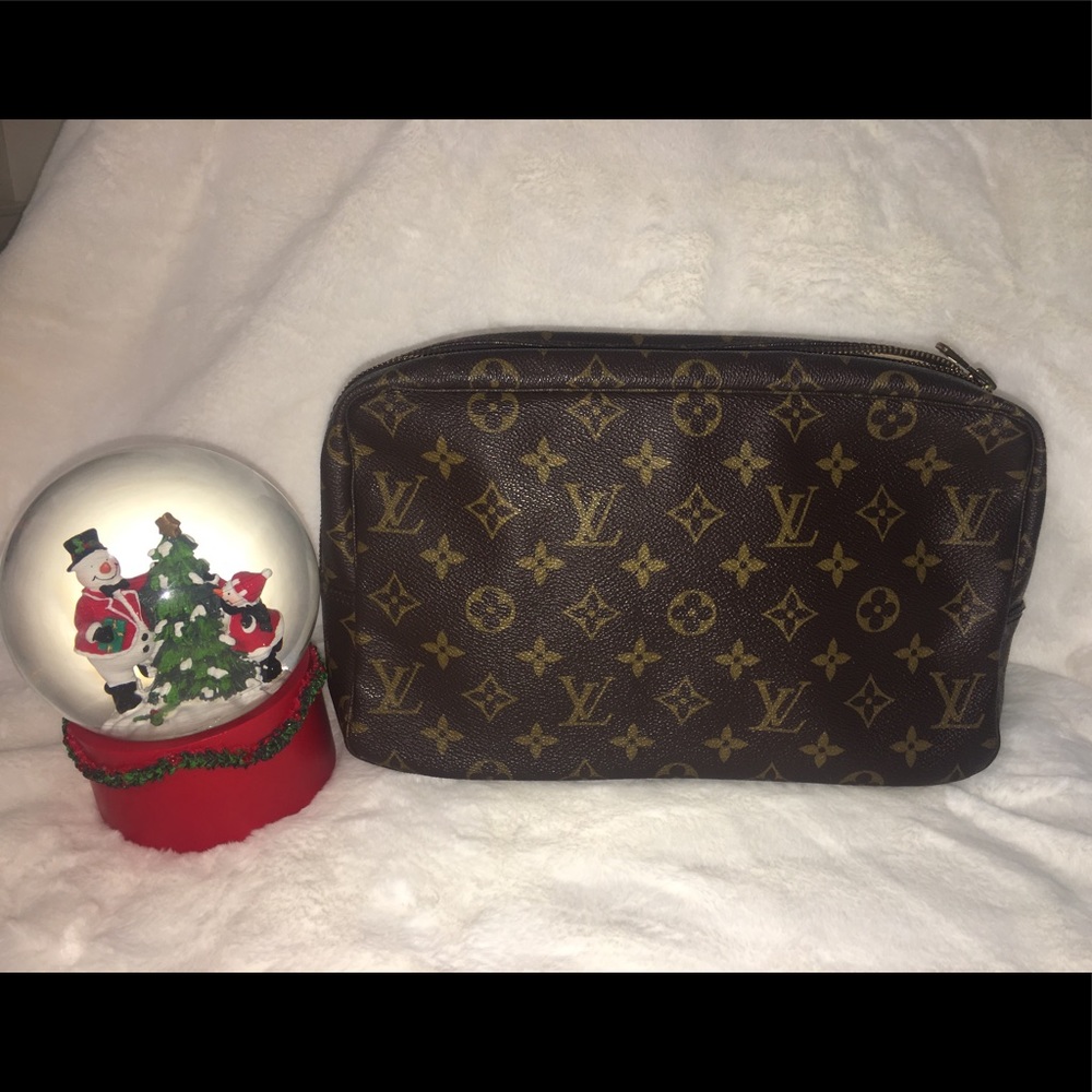Louis Vuitton Cosmetic Pouch Trousse Toilette 28